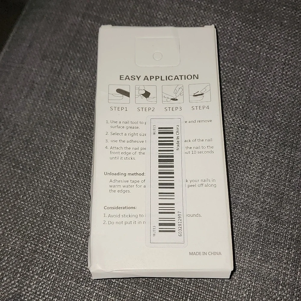 NWT 24 Pieces Glamorous False Nail - Picture 3 of 3